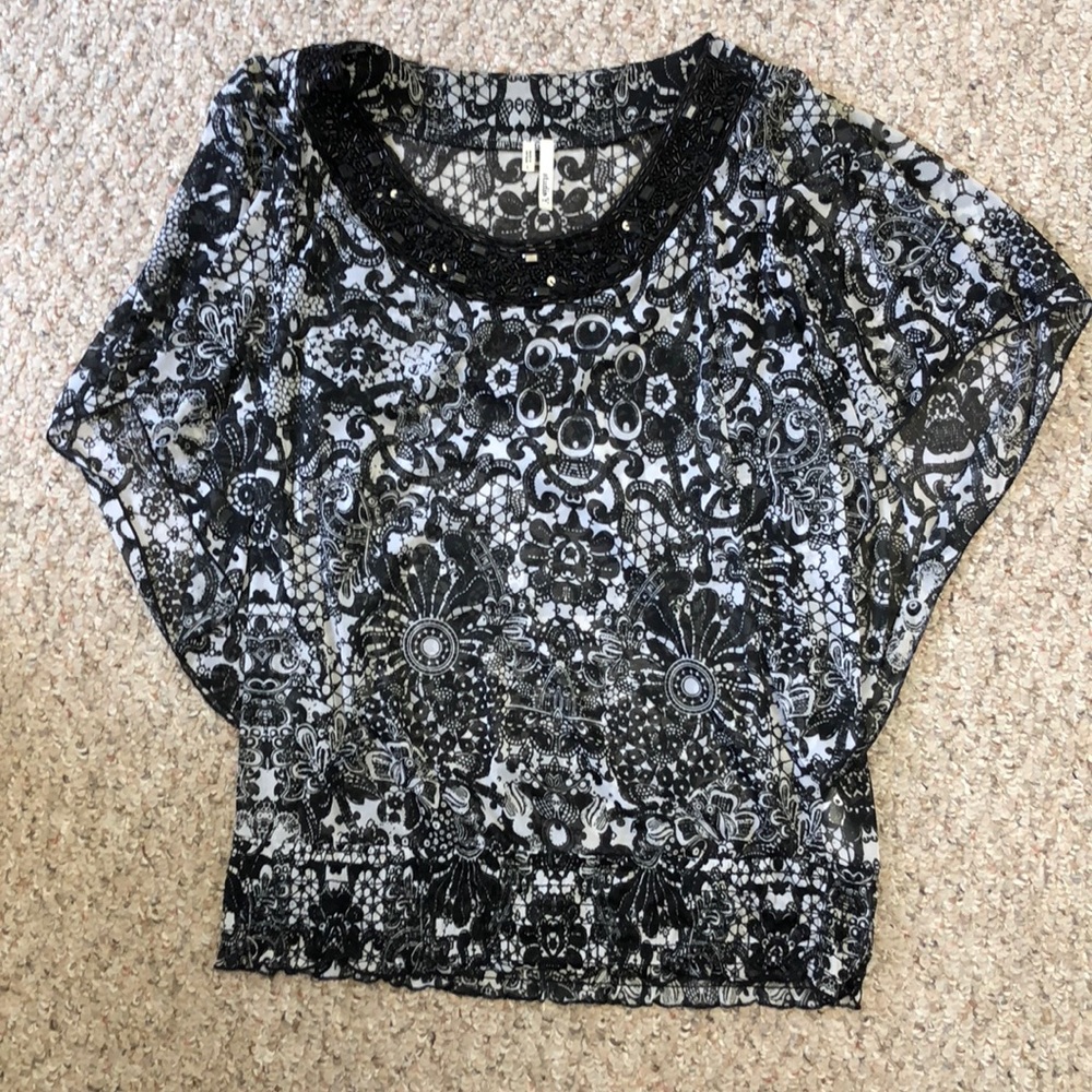 Short sleeve beaded neck top